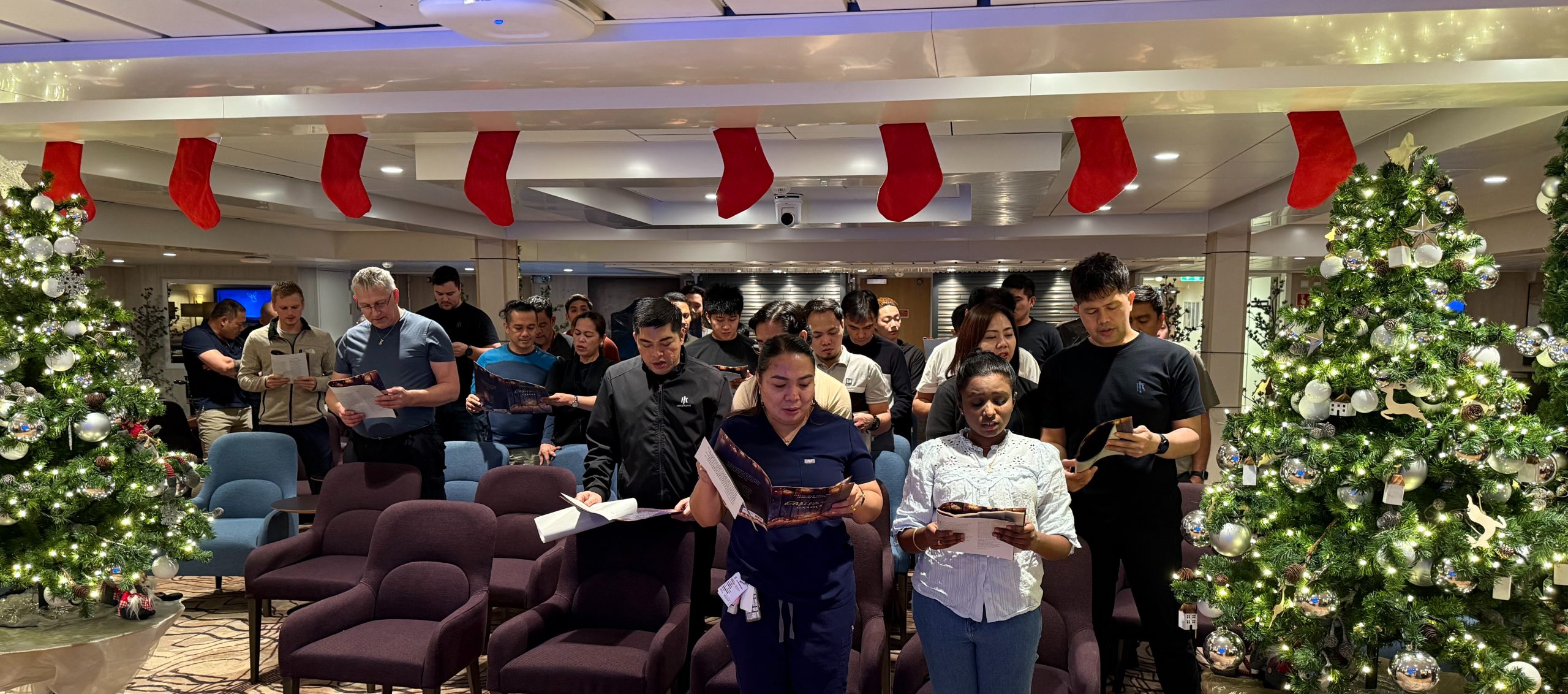 Carol Service on Spitsbergen, Dec 2025 - i